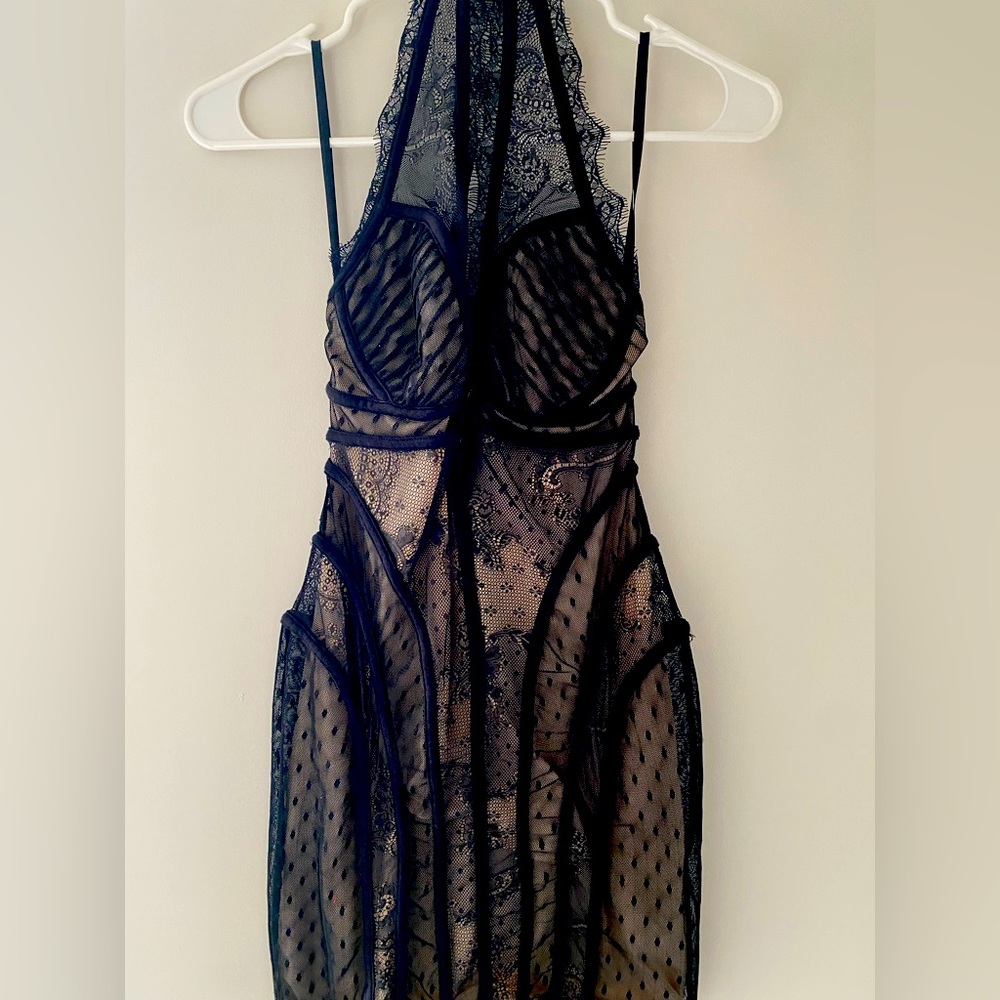 BEBE 🖤 Lace halter dress